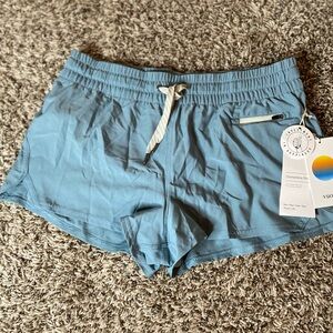 NWT Vuori Clementine Shorts Shade Size Medium
